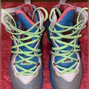 Nike Lebron 19 tropical
